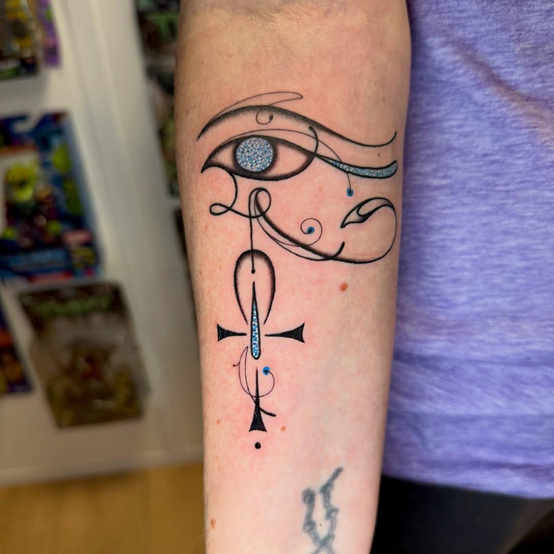 Tatouage Oeil ornemental stylisé — geoff_sin_tattoo