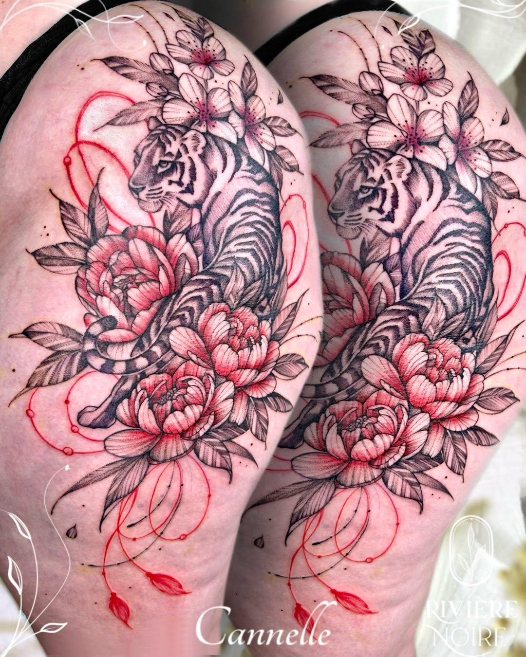 Tatouage tigre et composition florale — cannelle.r
