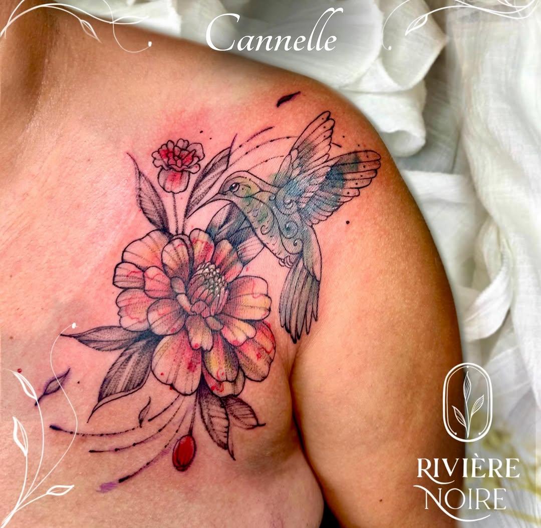 Tatouage colibri et marguerite (recouvrement) — cannelle.r