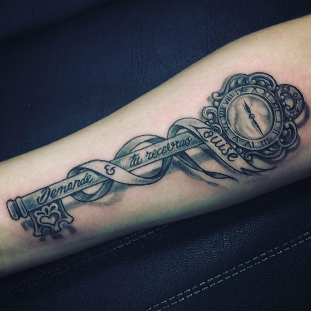 Tatouage horloge ange ruban — chopsuey_tattoo