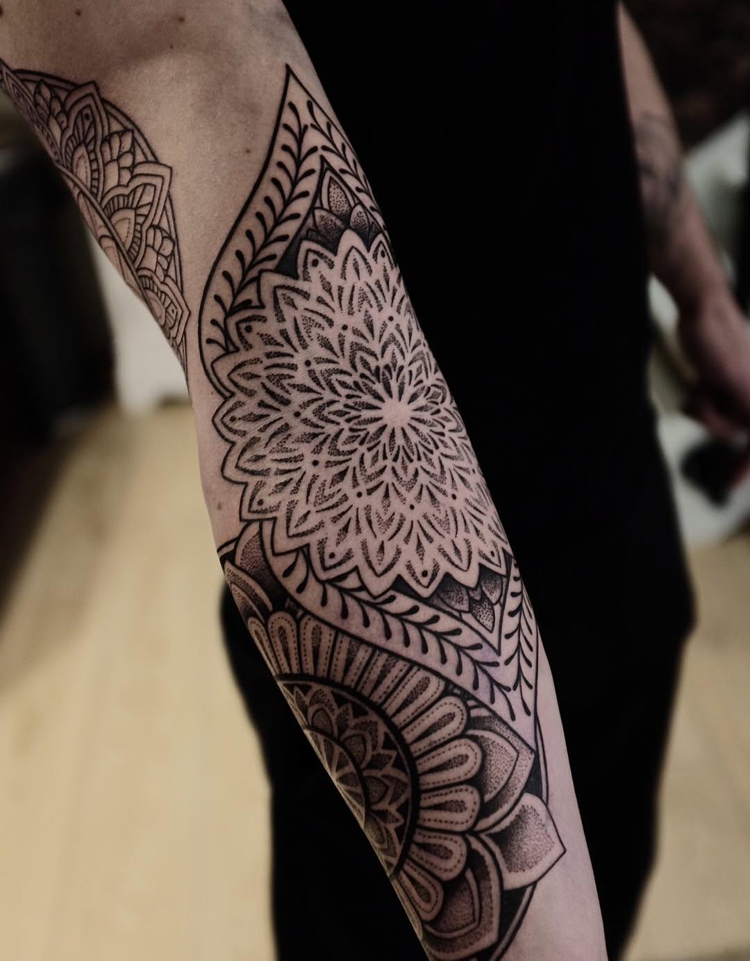Tatouage Bras Jules ornemental — oboy_tattoo