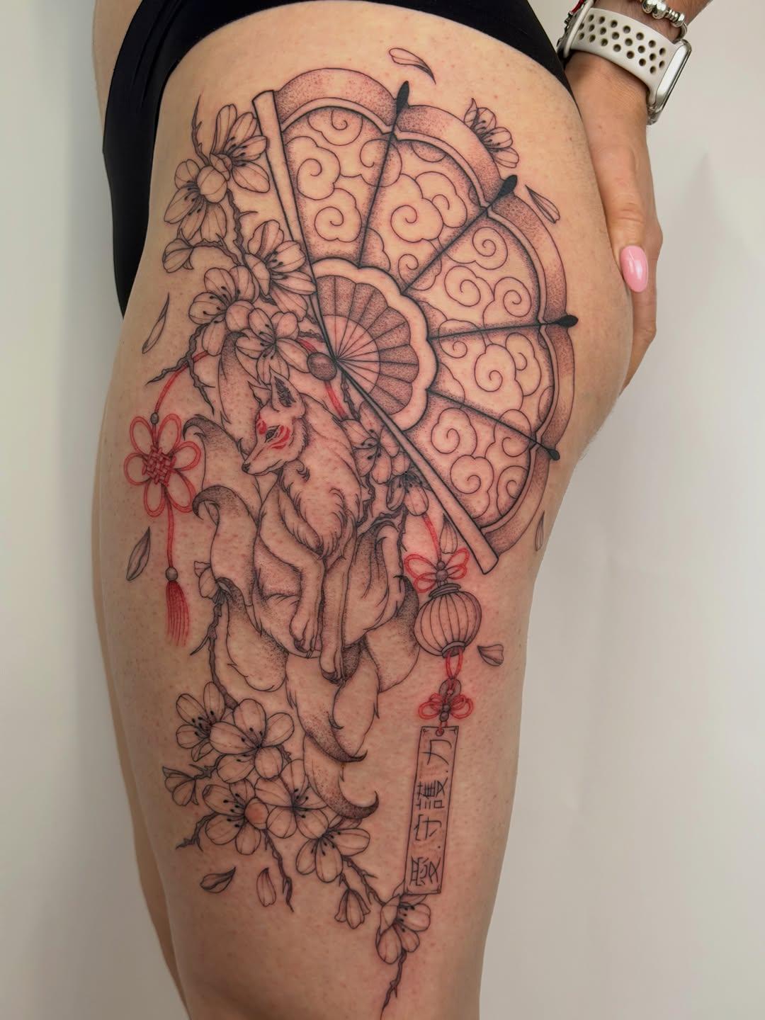 Tatouage Éventail et Kitsune — pocahinktas