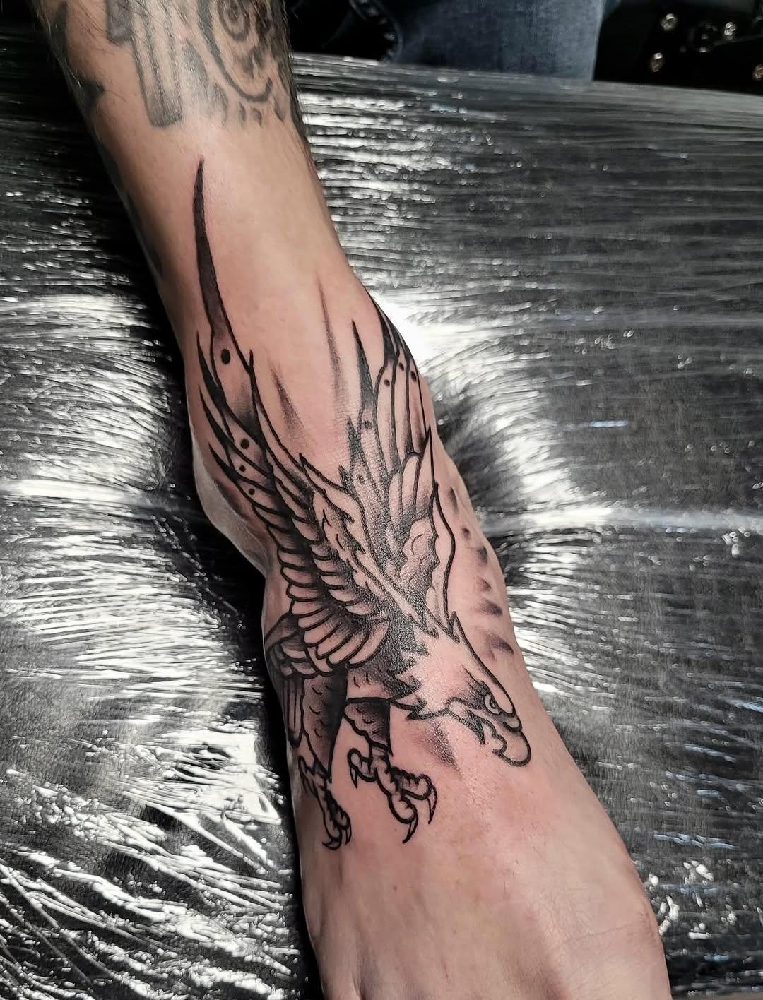 Tatouage Aigle traditionnel — yannickdelaval