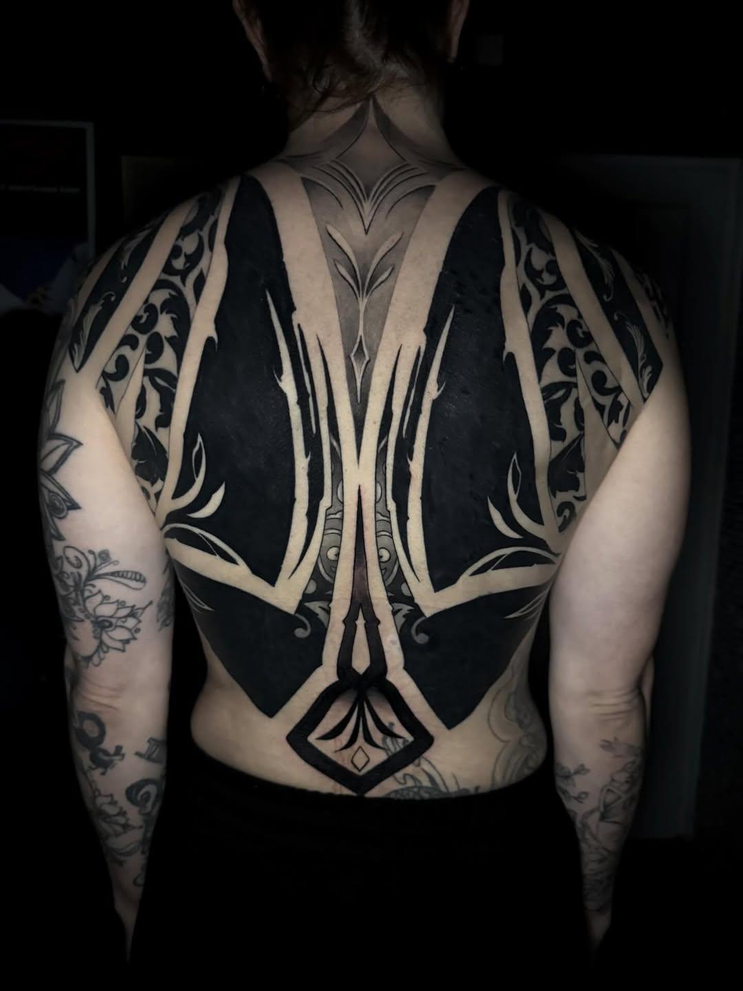 Tatouage bras portraits floral — trashy_le_salon