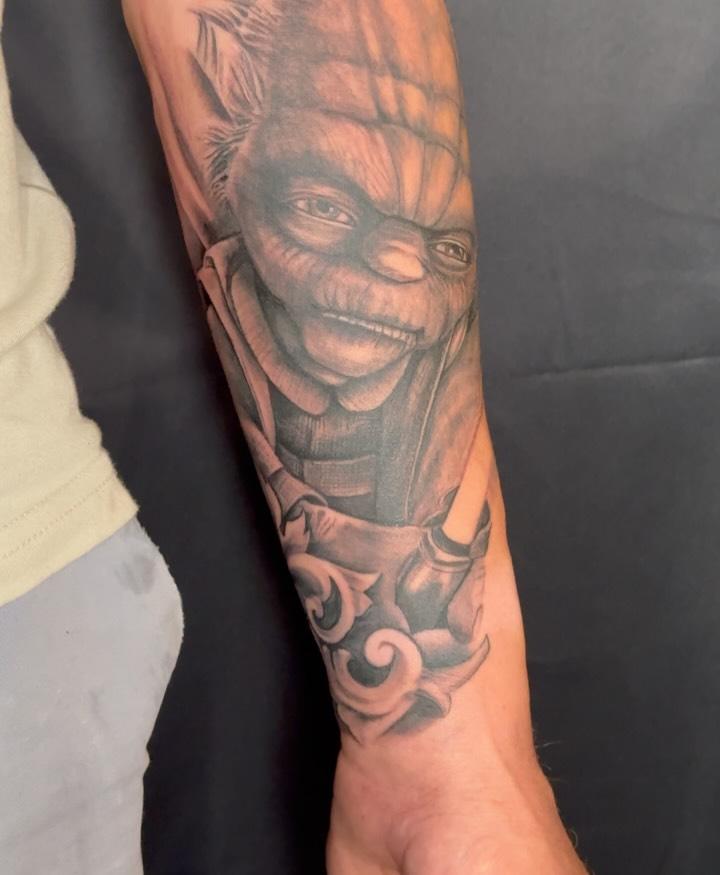 Tatouage Yoda Star Wars portrait — stephanie_de_pertuis