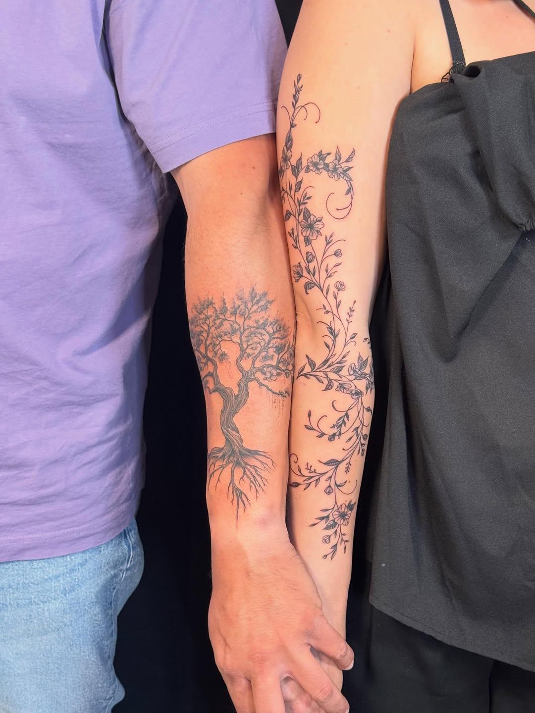 Tatouage Fleurs lien mariage — stephanie_de_pertuis