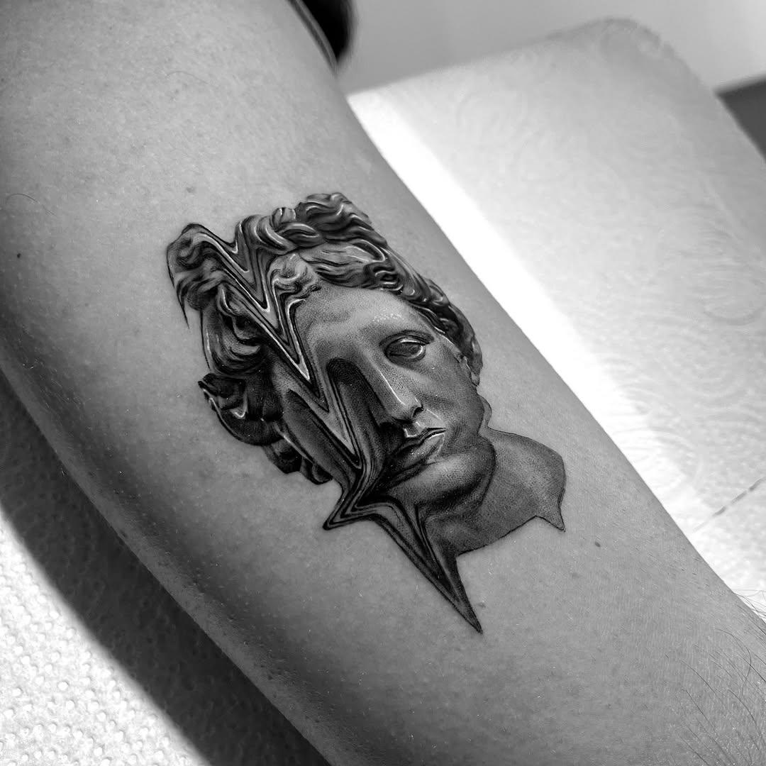 Tatouage Buste sculptural classique — niv.tatts