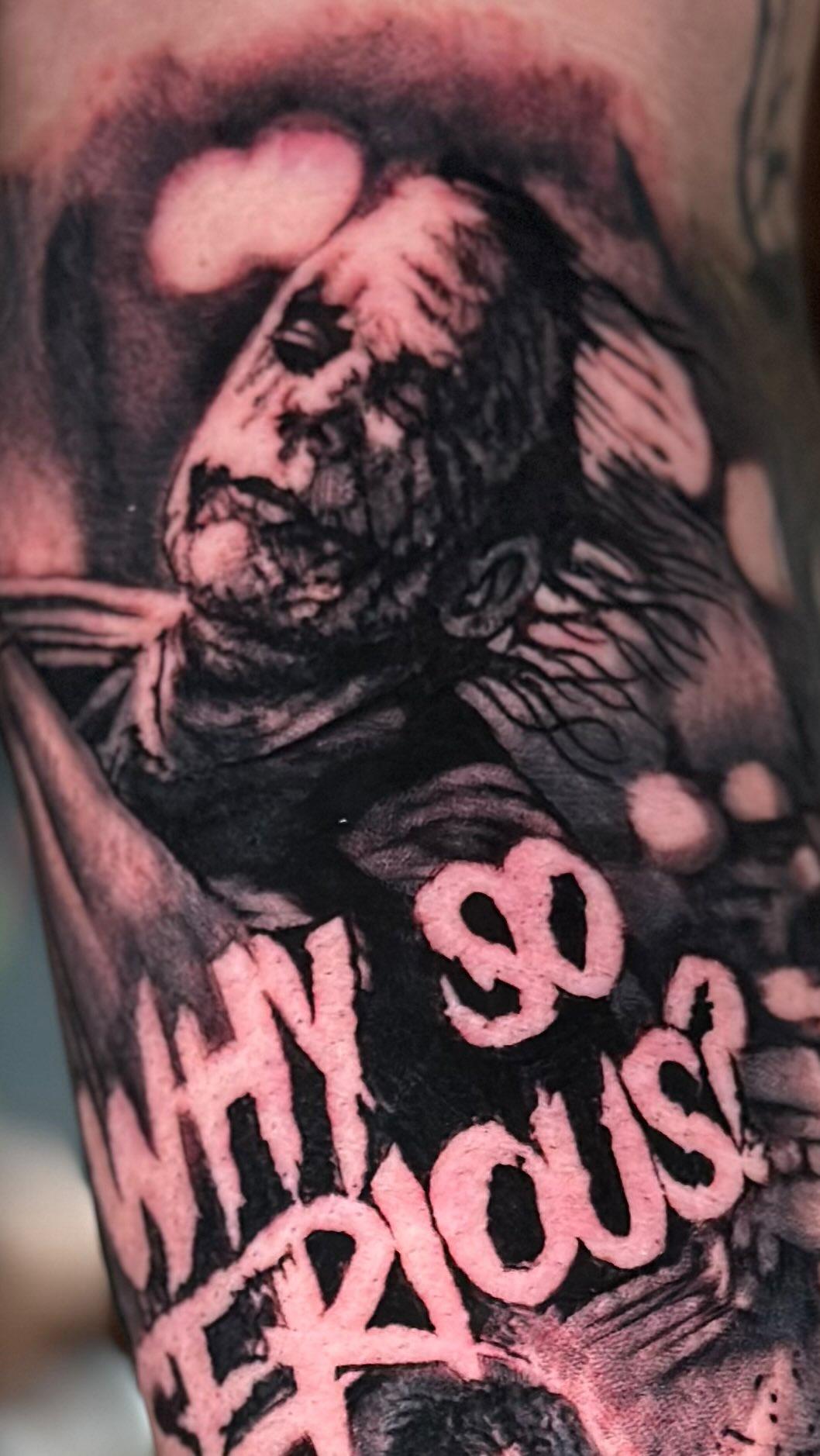 Tatouage Joker demi-manchette réaliste — tchoum_tattoo_art