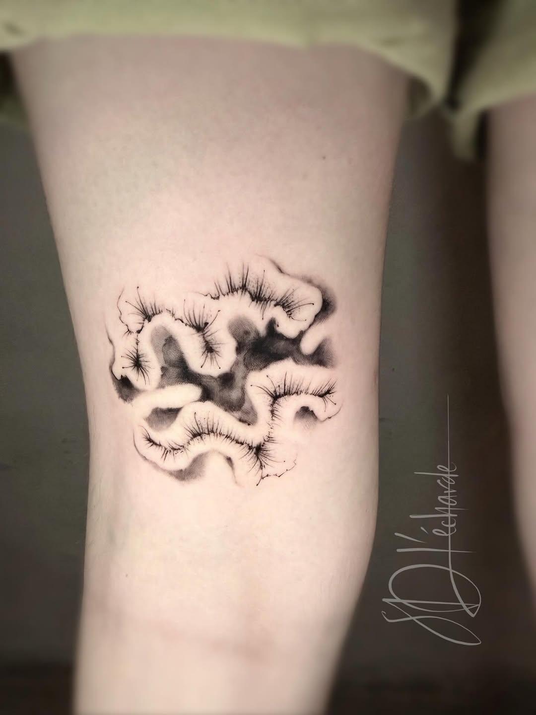 Tatouage Corail abstrait — sophieduboistattoo