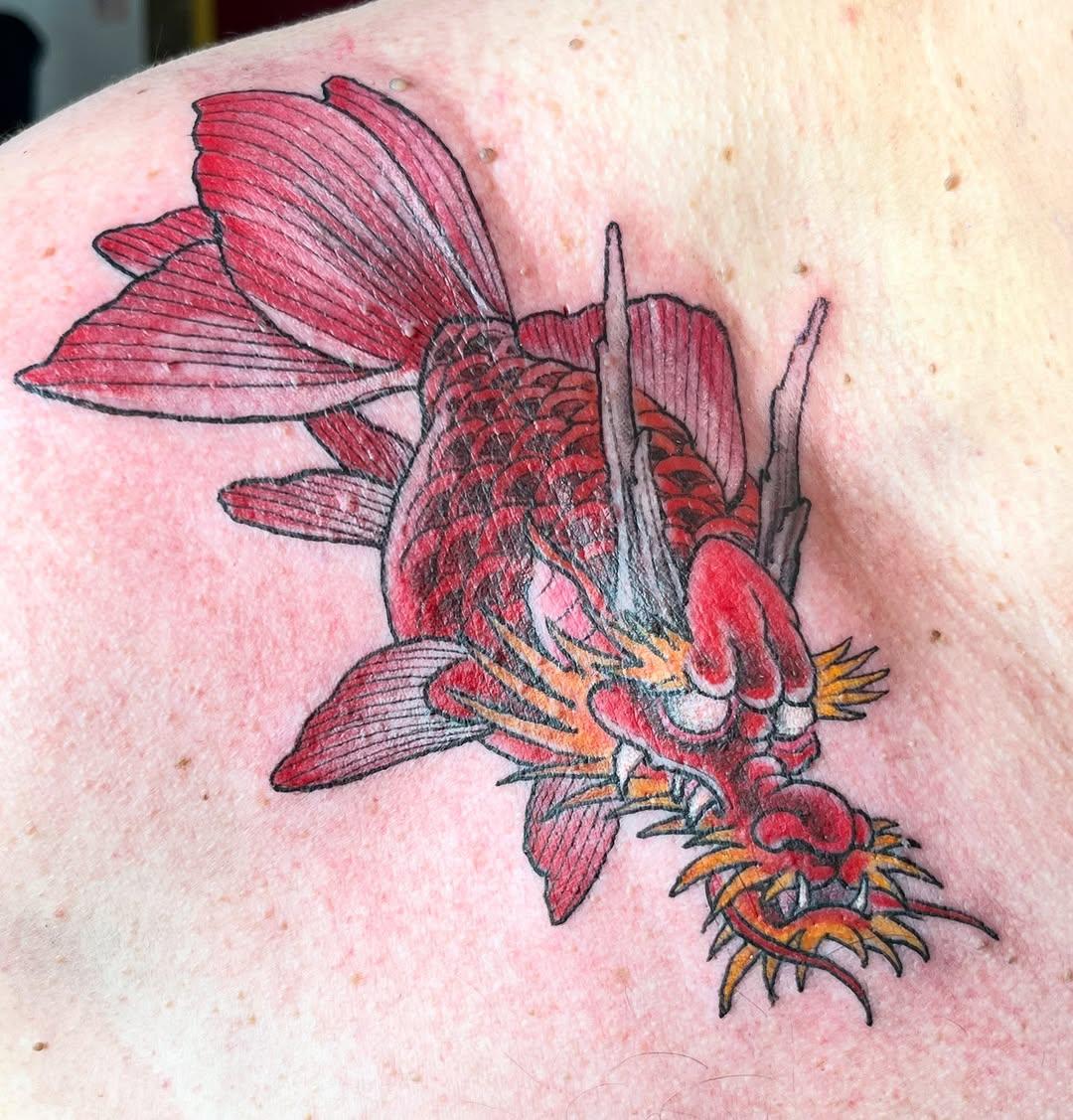 Tatouage Poisson rouge et blanc — rudewaterzooi
