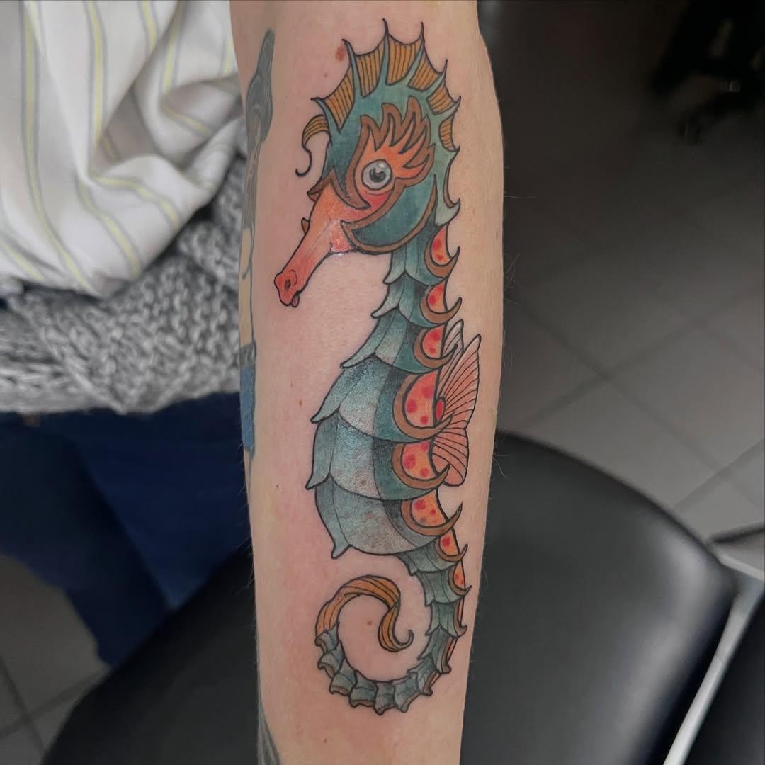 Tatouage Hippocampe coloré — rudewaterzooi