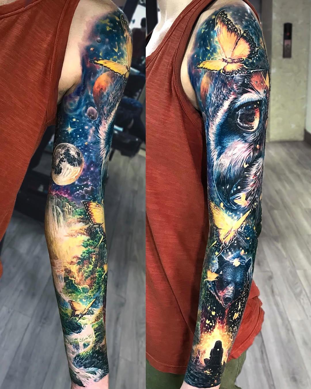 Tatouage Cosmique - loup, papillon, lune et étoiles — tu_den88