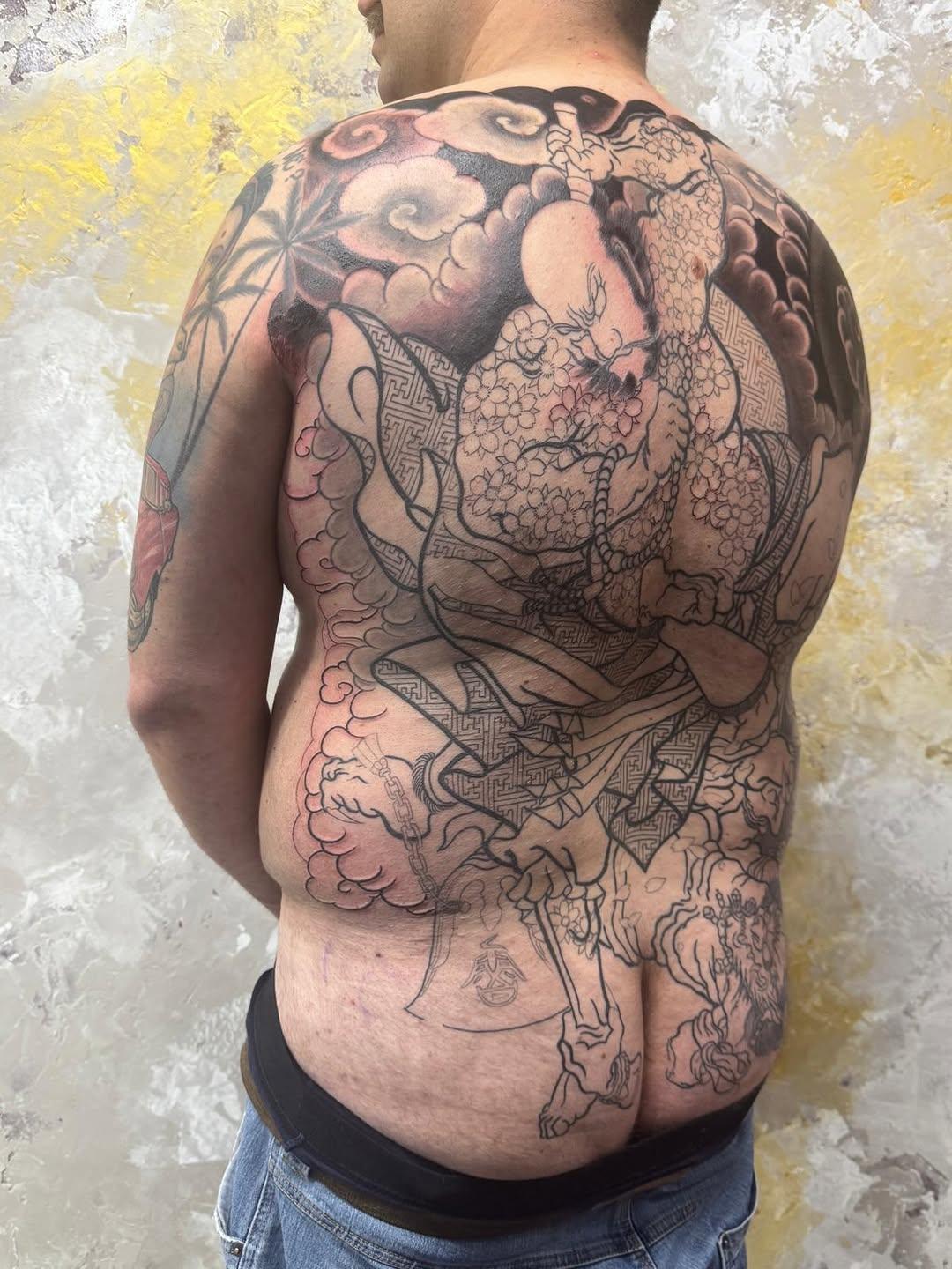 Tatouage Rochishin back piece — vins_micheletti