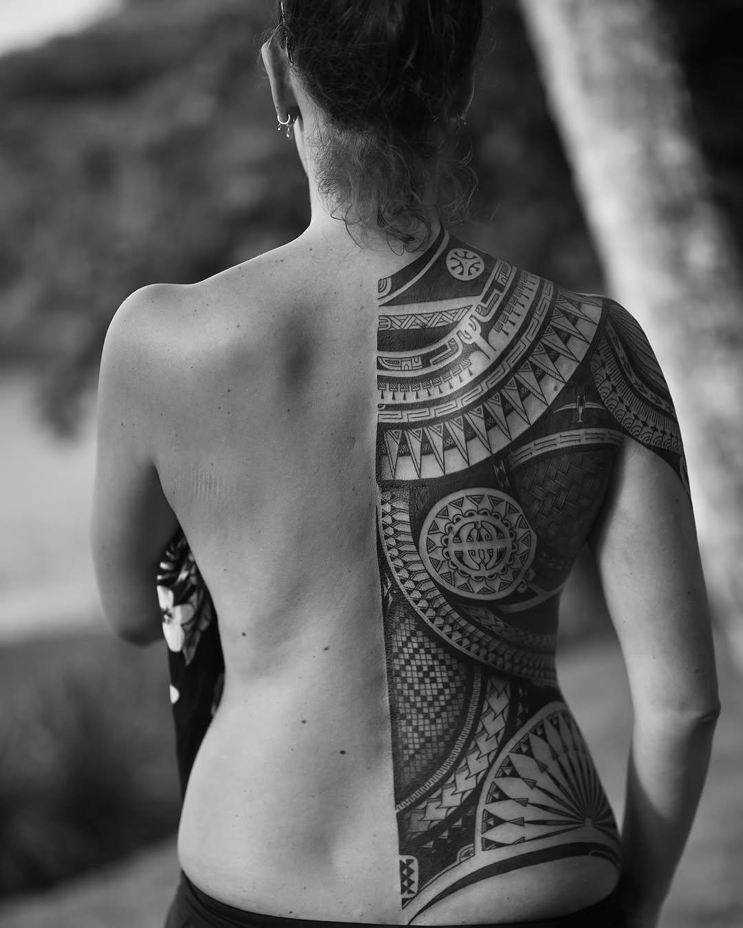 Tatouage Tatau dos complet — moanatoa