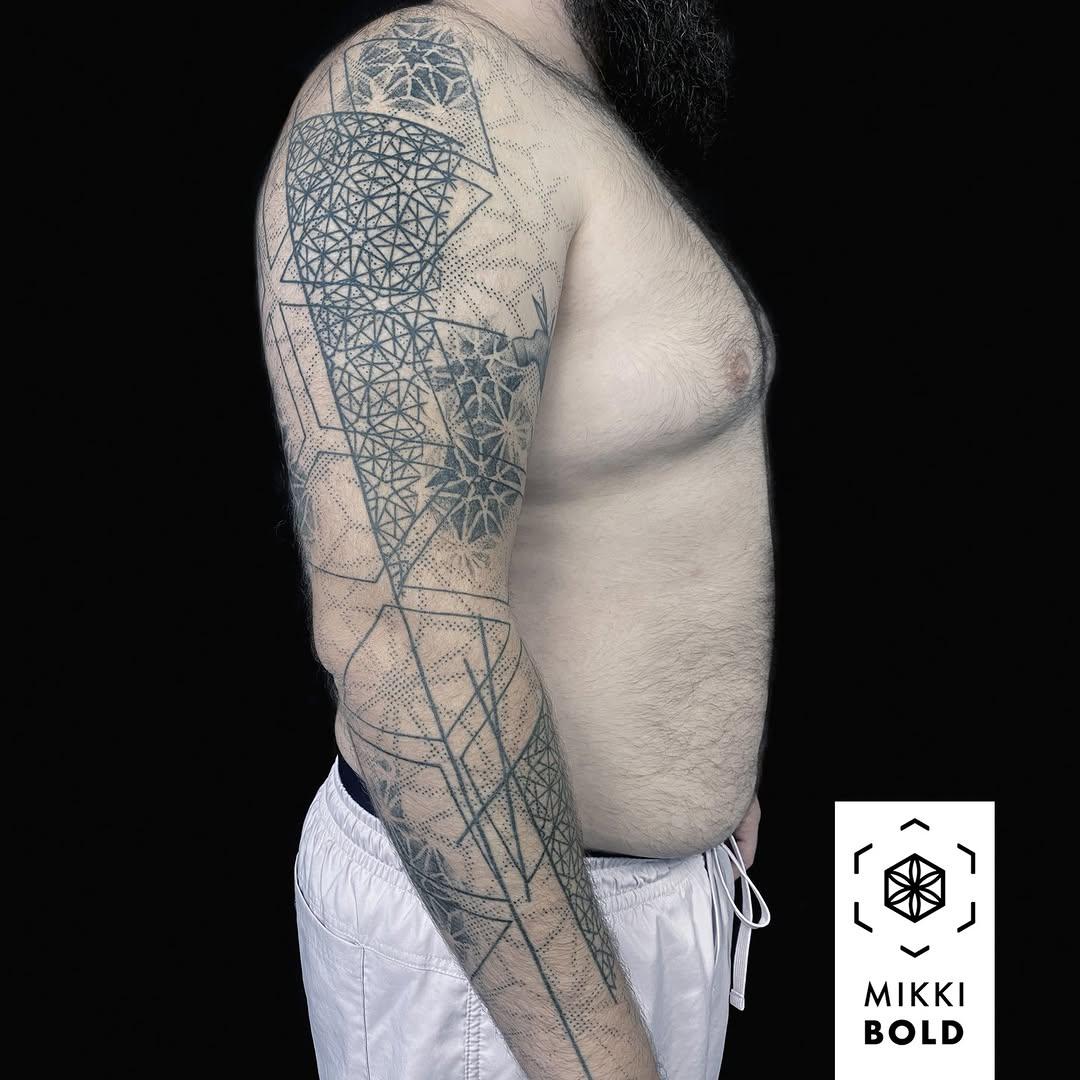Tatouage Géométrie bras complet — mikkibold