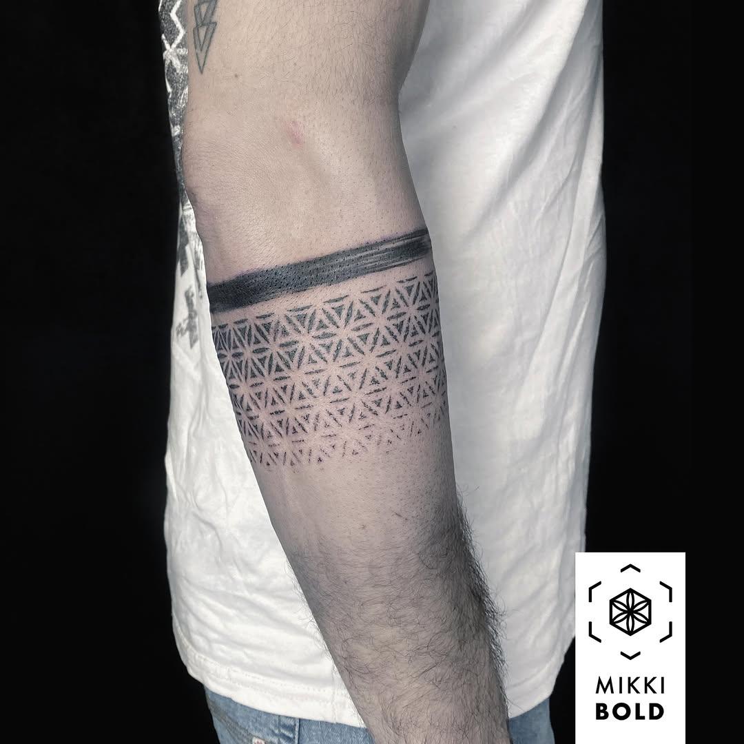 Tatouage Géométrie fine bras — mikkibold