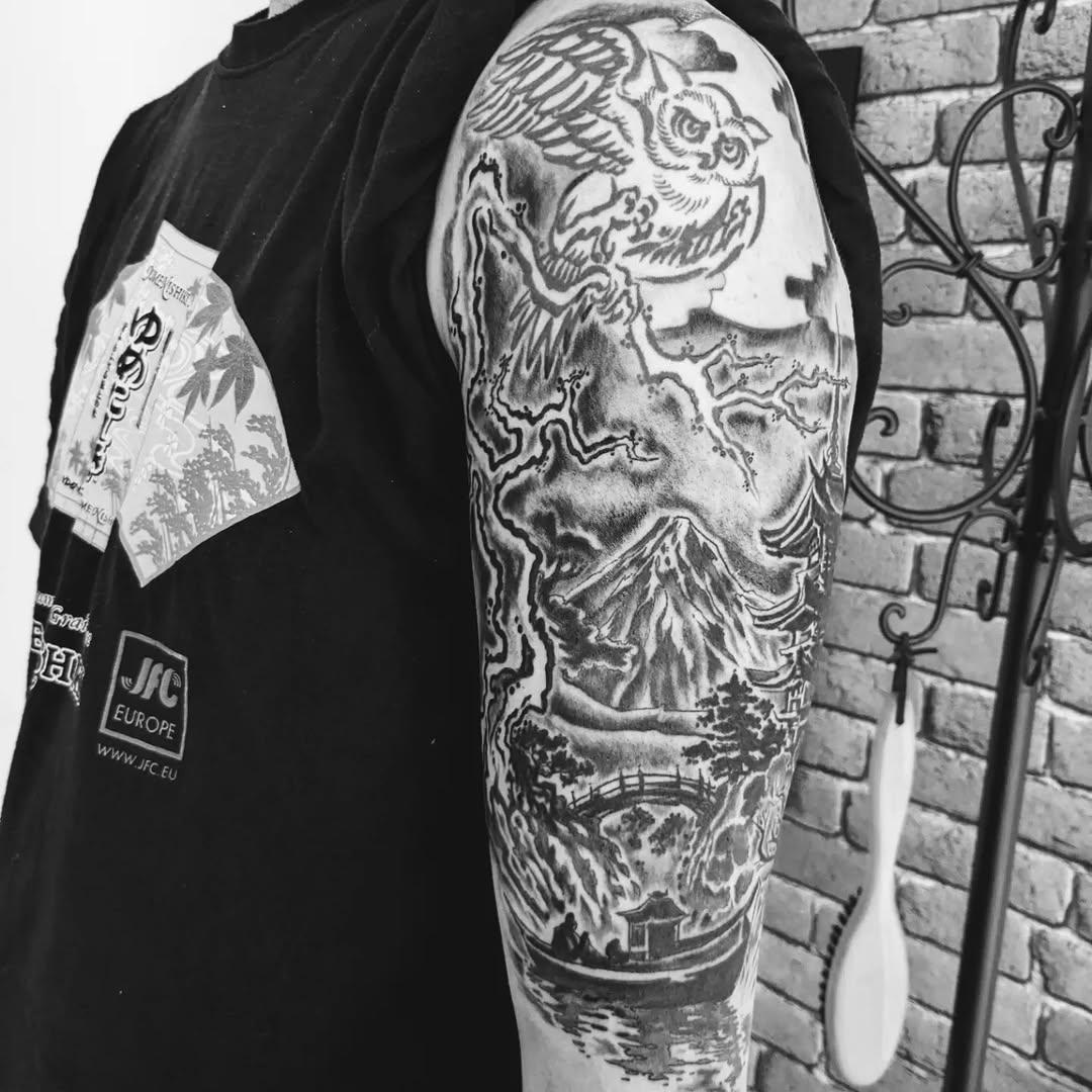 Tatouage hibou japonais avec mont Fuji — mistericol