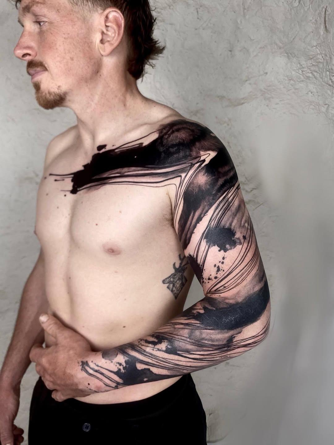 Tatouage lignes et formes abstraites — lebar_chombi