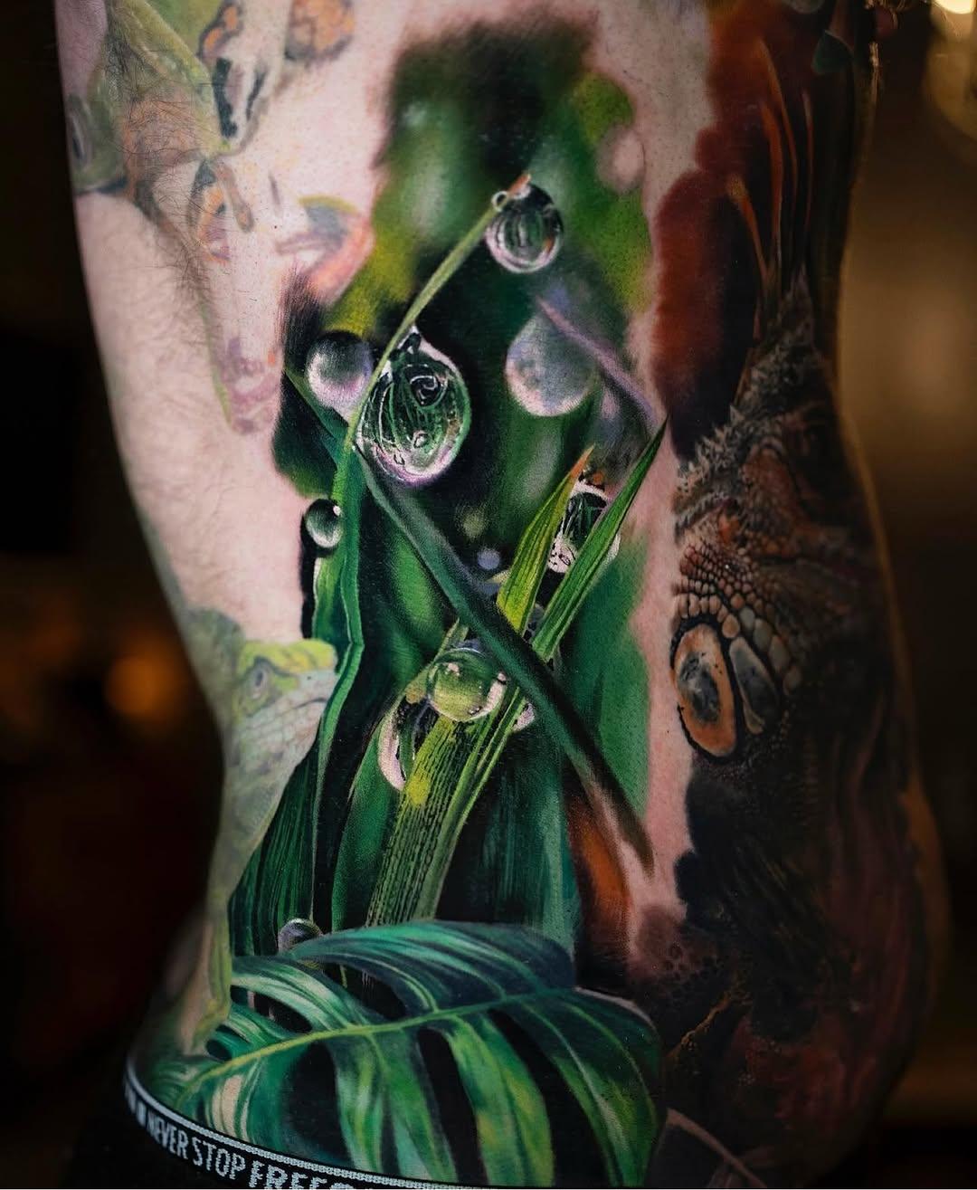Tatouage Feuilles botaniques détail macro — shooby_tattoo