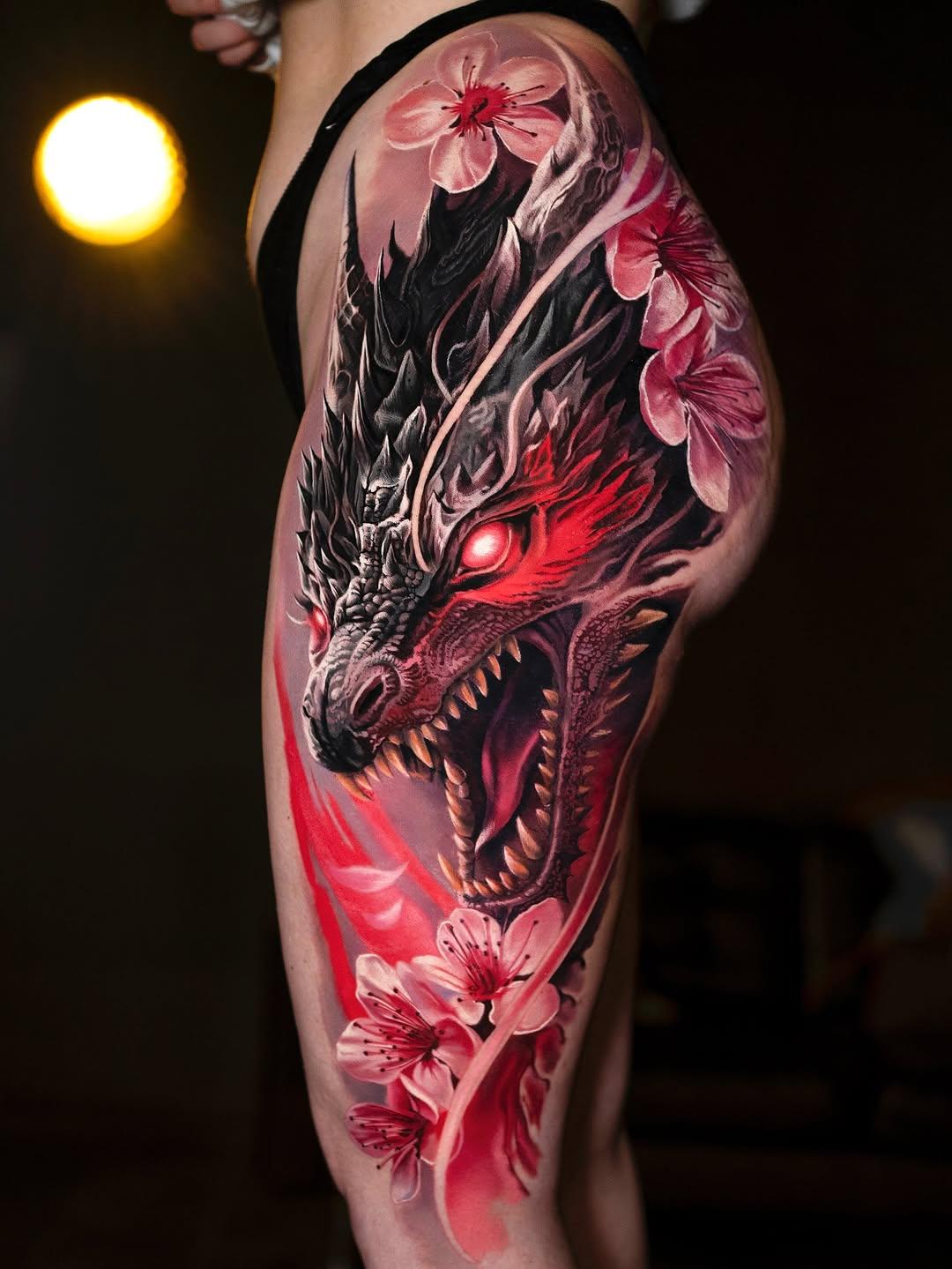 Tatouage Dragon et fleurs — shooby_tattoo