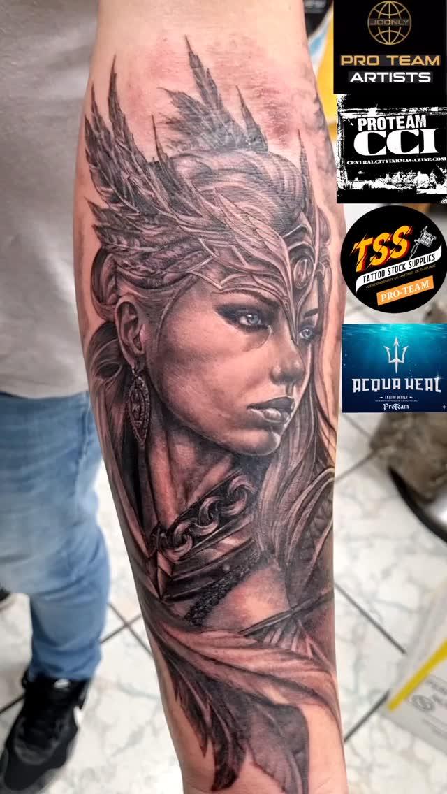 Tatouage Portrait jambe - cadre ornemental — kriss_ink_inn_highway