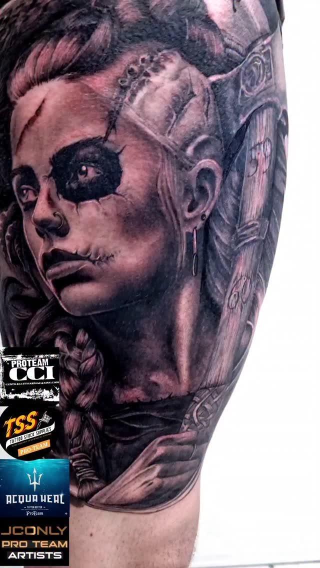 Tatouage Portrait jambe - ornements — kriss_ink_inn_highway