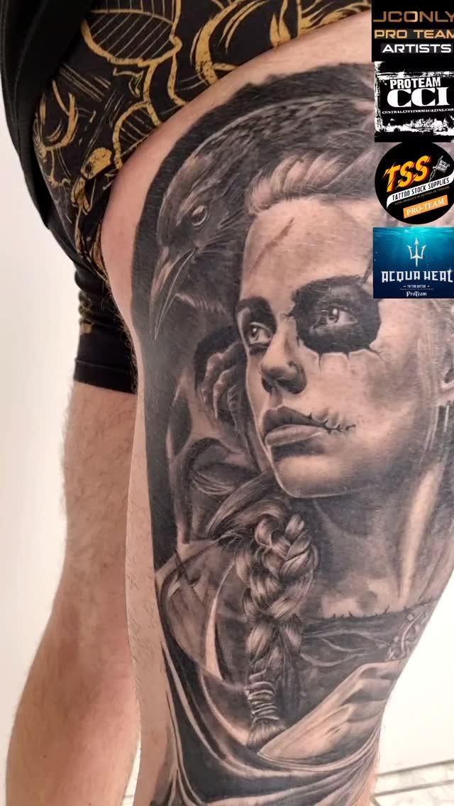 Tatouage Portrait réaliste - éléments ornementaux — kriss_ink_inn_highway
