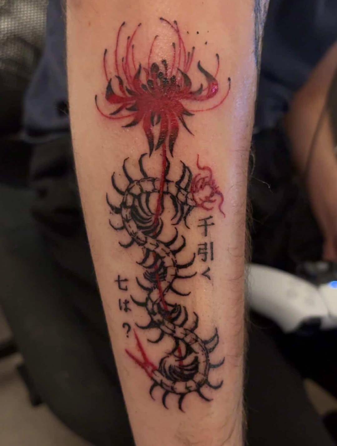 Tatouage Créature medusa kanji — gentlem_ink