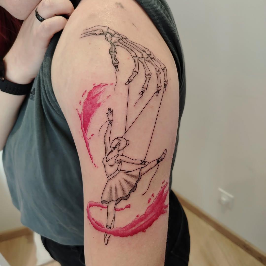 Tatouage Ballerine danse ailes — gentlem_ink
