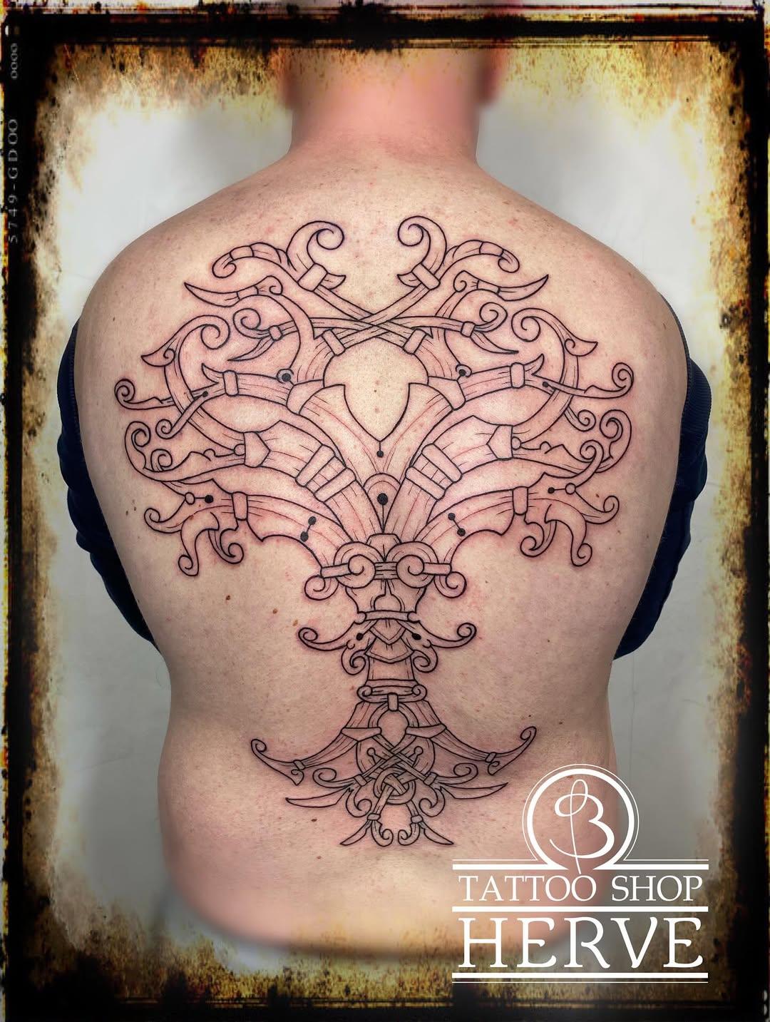 Tatouage design viking tribal dos — herve_chez_b_tattoo_shop