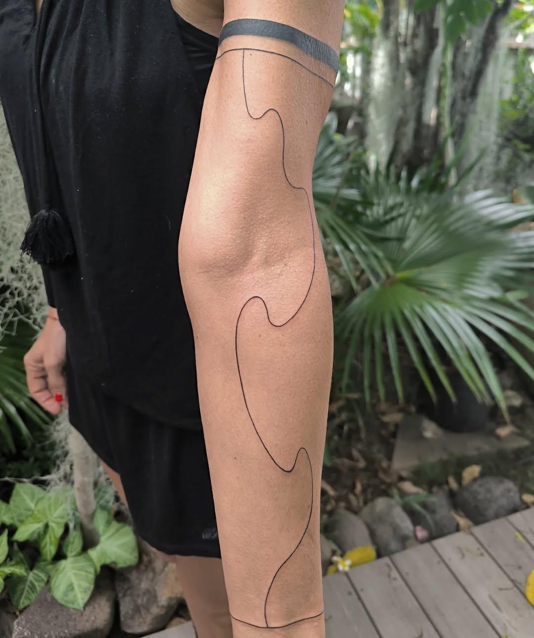 Tatouage bracelet ligne continue — chickentatoo