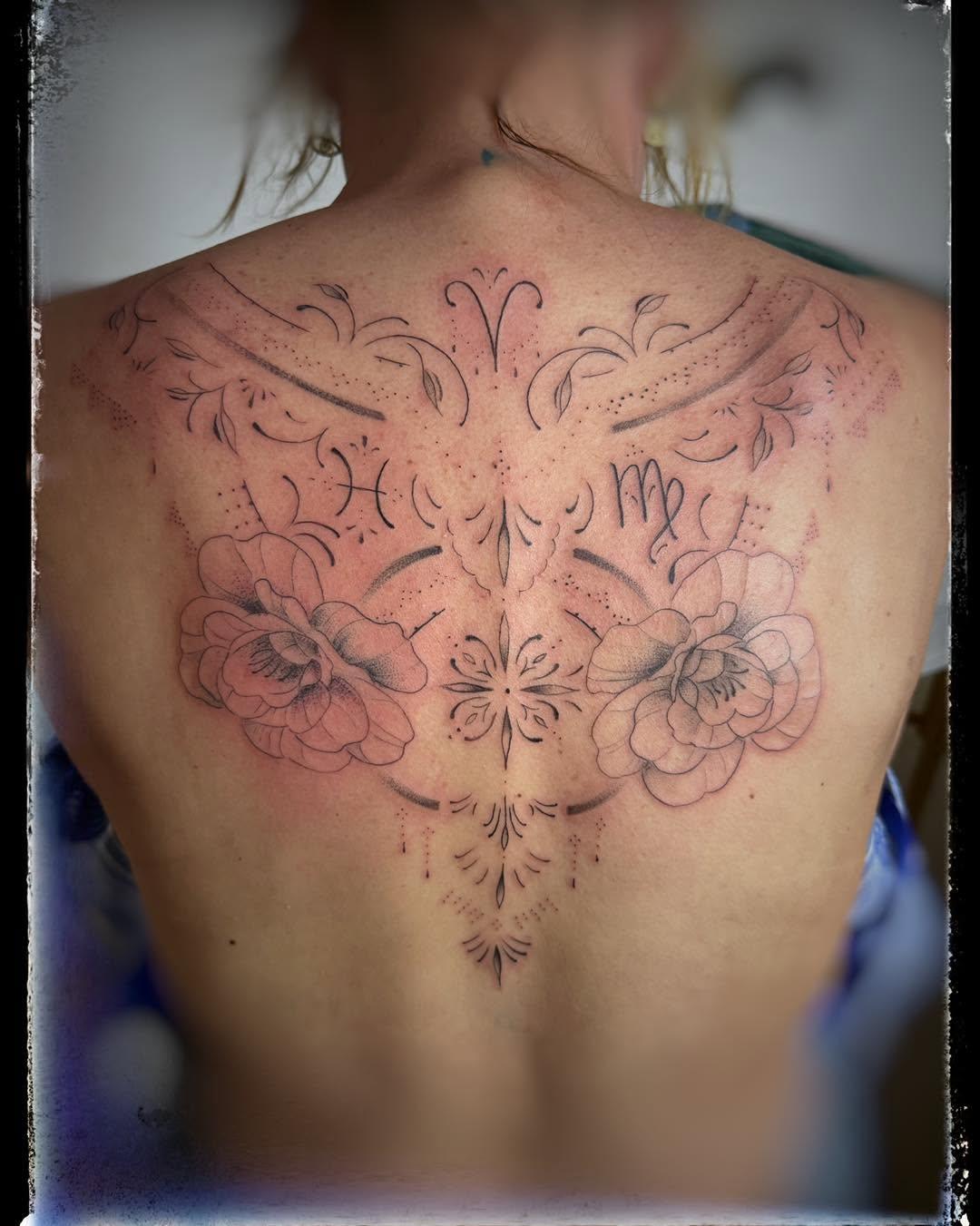 Tatouage Composition ornemental floral — atchoum27