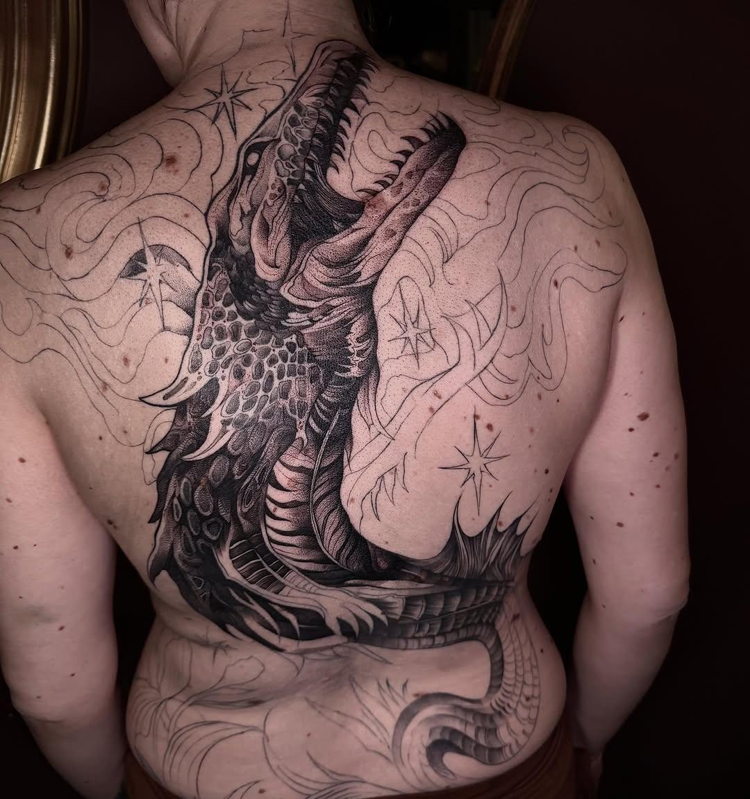 Tatouage crocodile dos — boutdecharbon