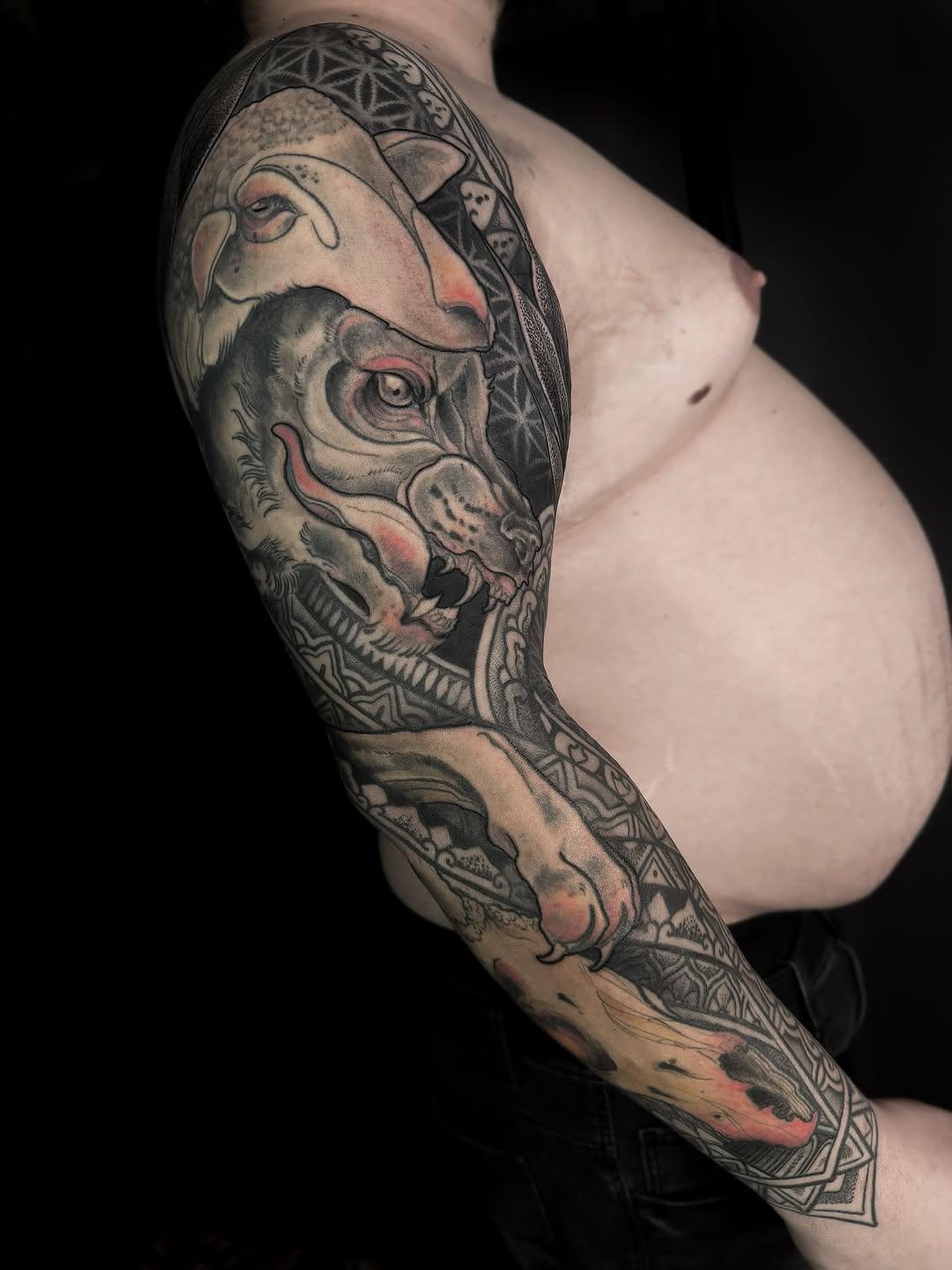 Tatouage Bras loup et agneau — ayrton_sickbird