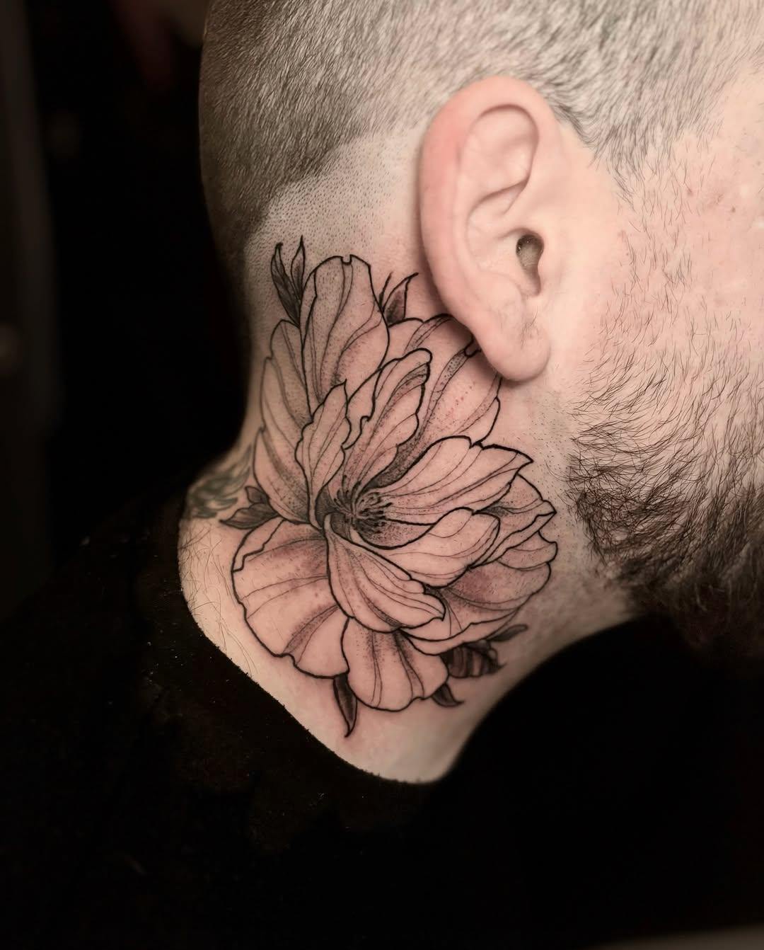 Tatouage Grande fleur cou — akya.tattoo