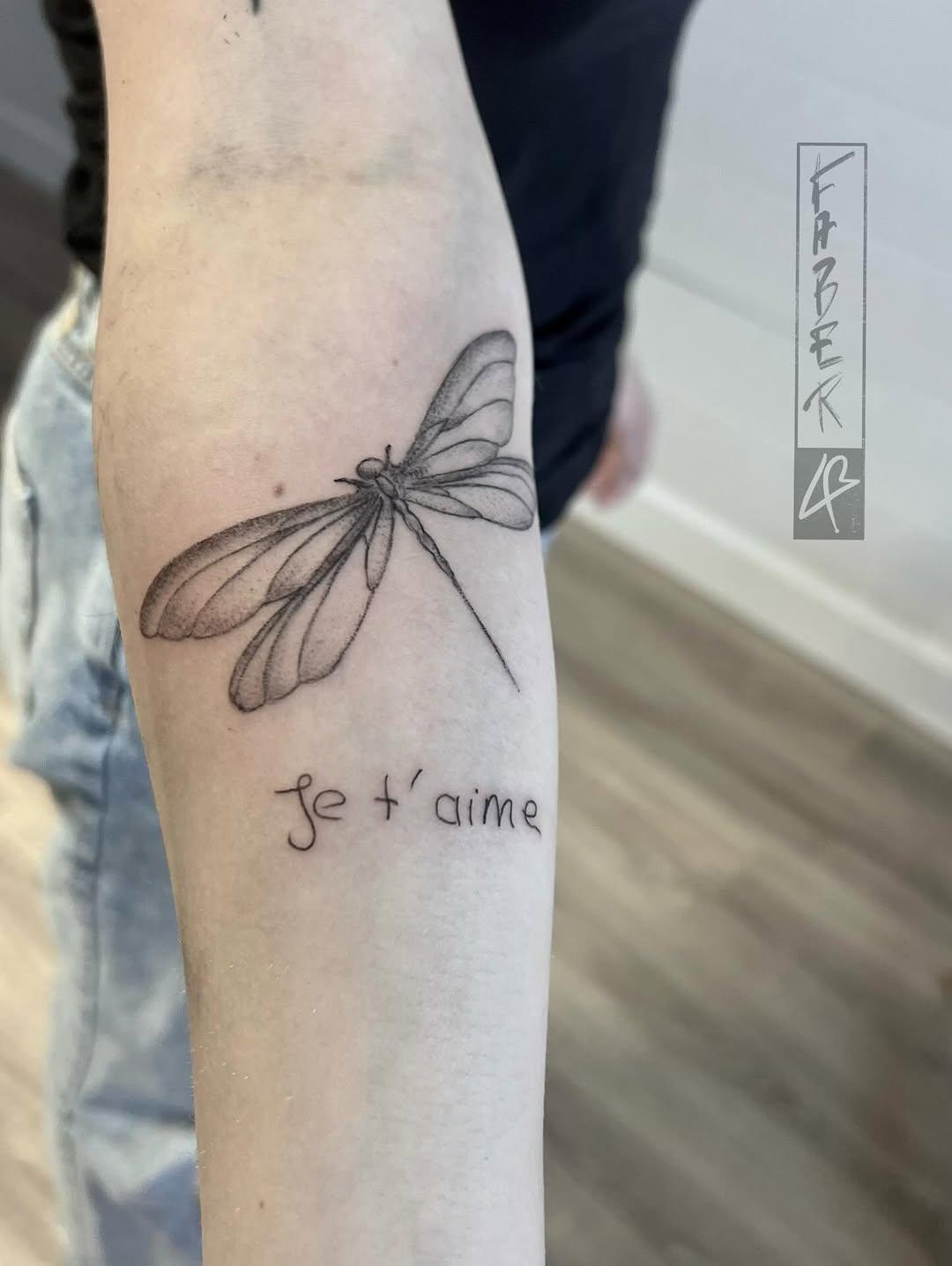 Tatouage papillons multiples — faber_ttt