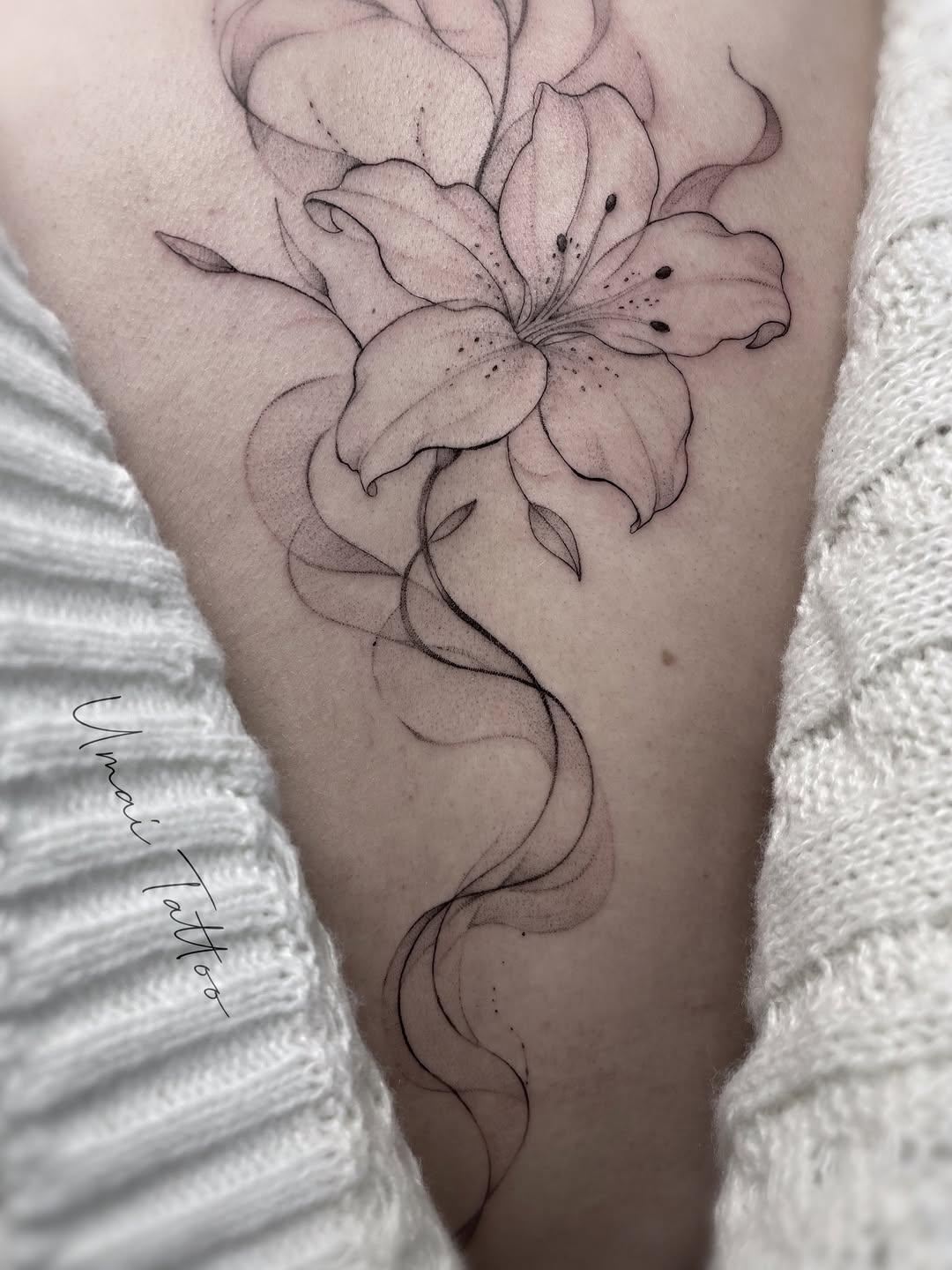 Tatouage Lys et fumées — umaitattoo