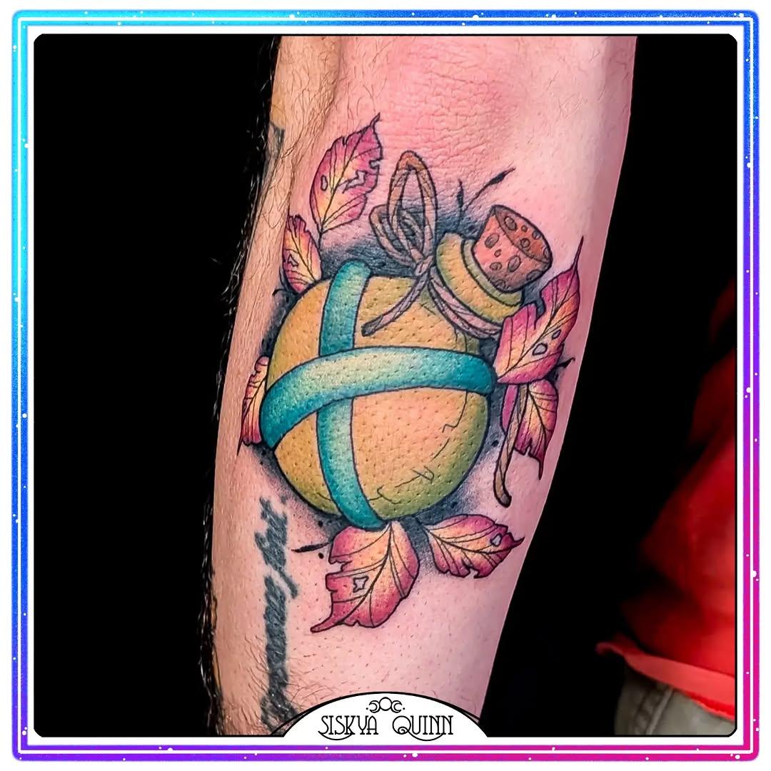 Tatouage gourde kintsugi céramique — siskya.quinn.tattoo