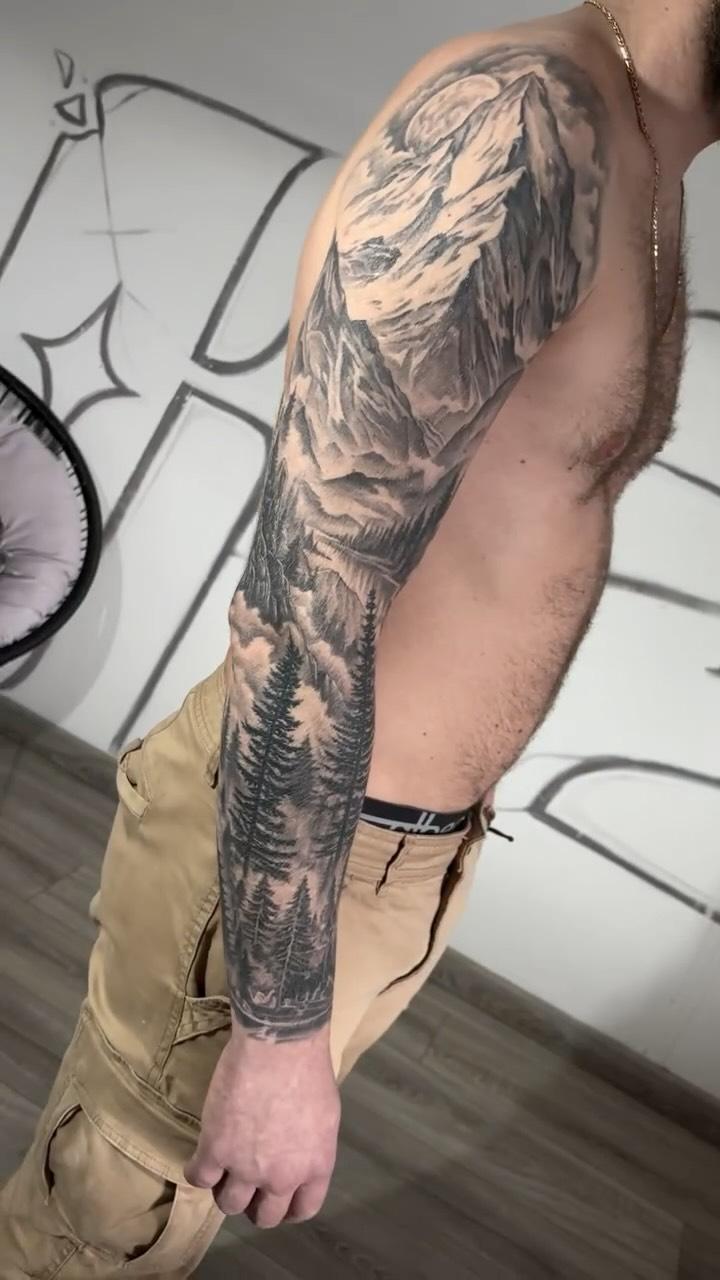 Tatouage paysage montagne nature — kazerquid