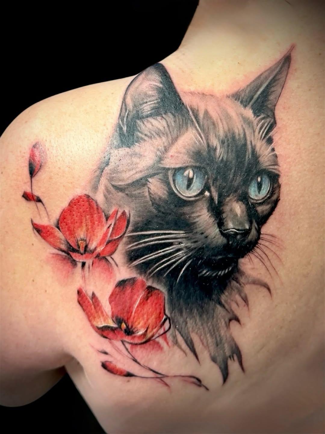 Tatouage Chat noir avec fleurs — joel_crapet