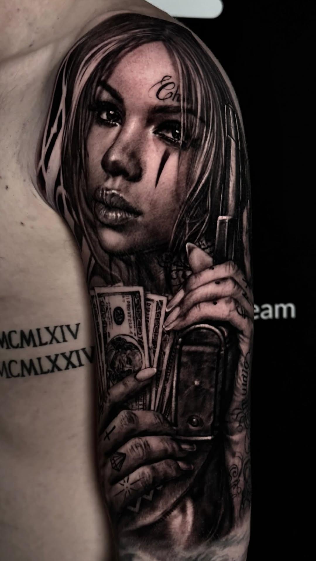 Tatouage Chicanas argent pistolet — kalguartattoo