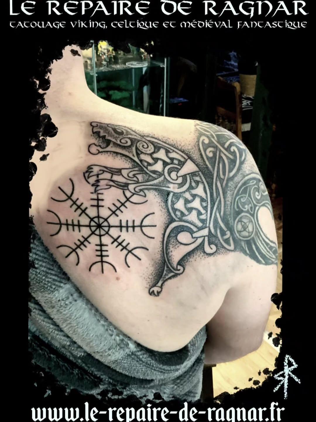 Tatouage Aeghishjalmur ours — le_repaire_de_ragnar