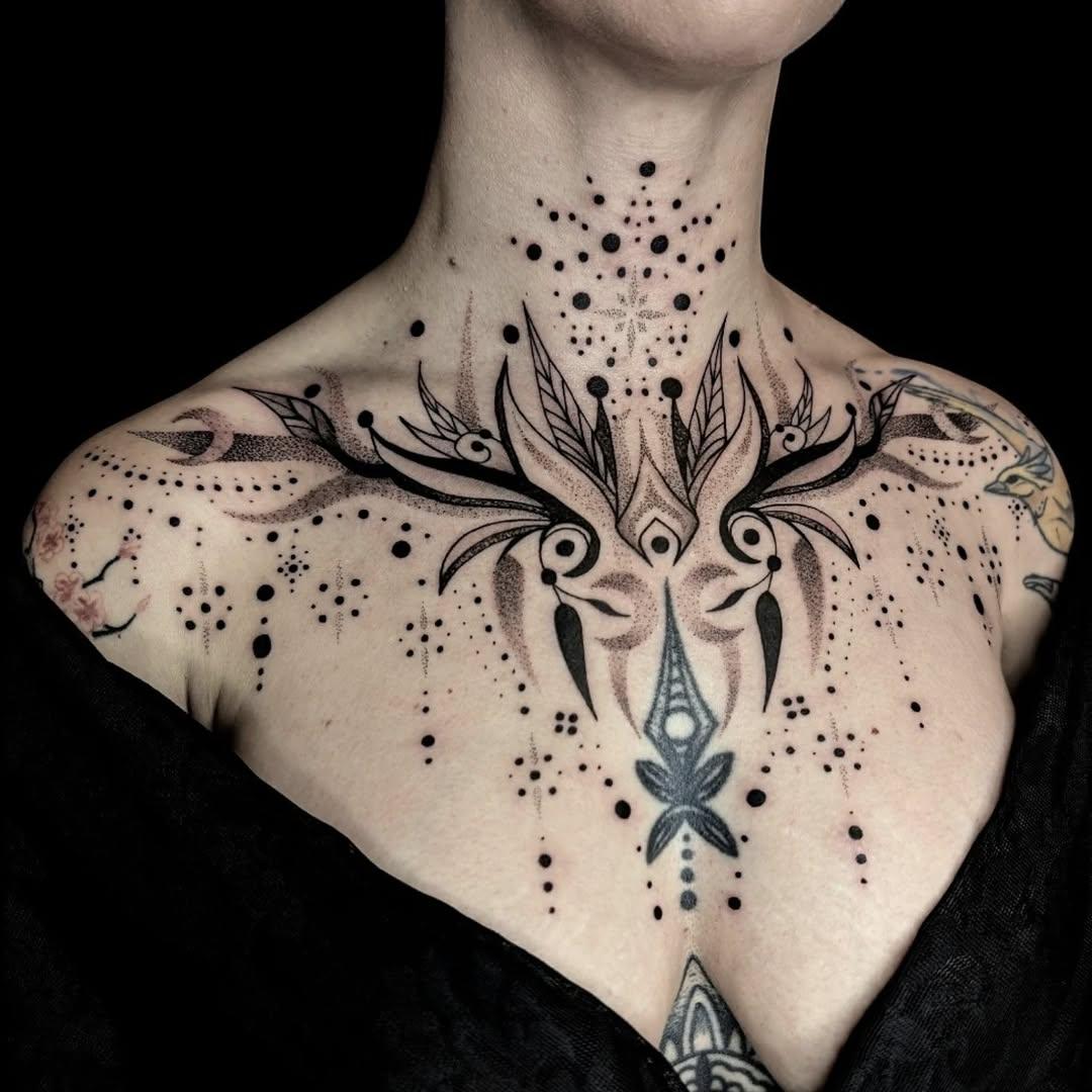 Tatouage Sailor C poitrine début — sailorjune.ttt