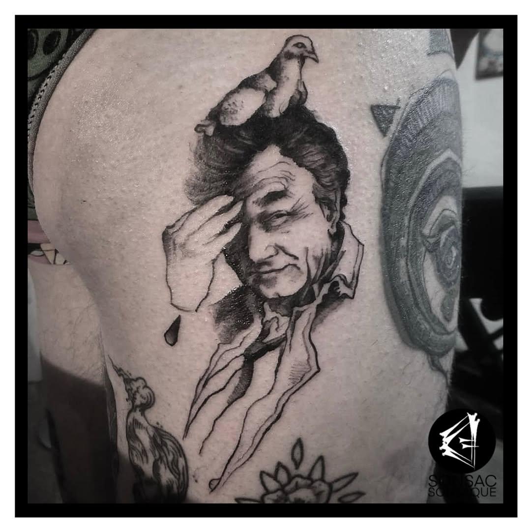 Tatouage Portrait homme oiseau — sonsacsonsaque