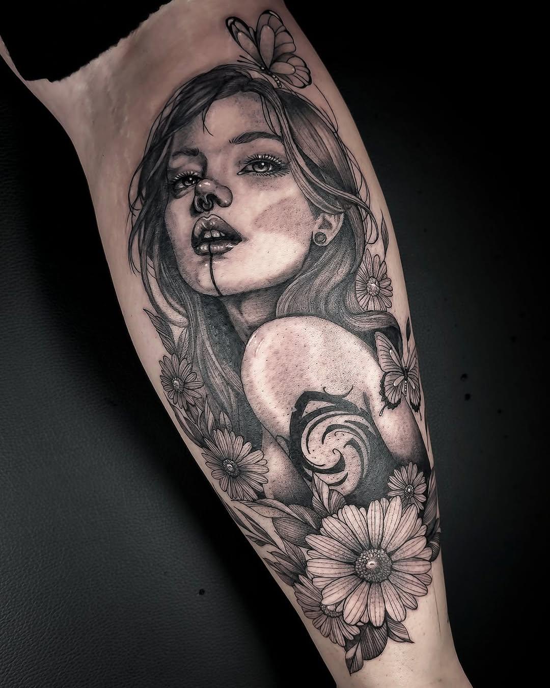 Tatouage Portrait femme avec fleurs — le_kiks_tatouage