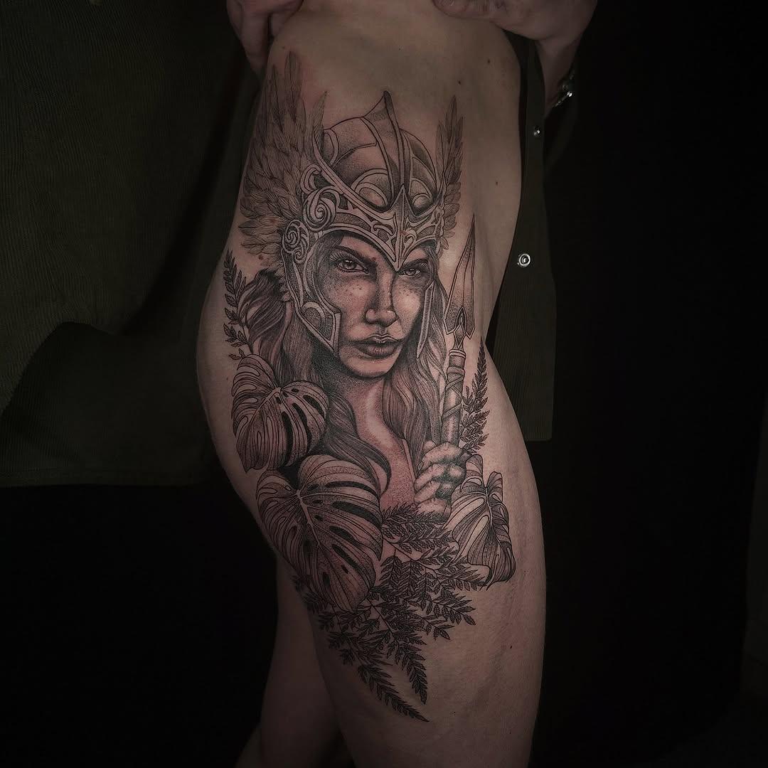 Tatouage Femme guerrière with ornements — le_kiks_tatouage