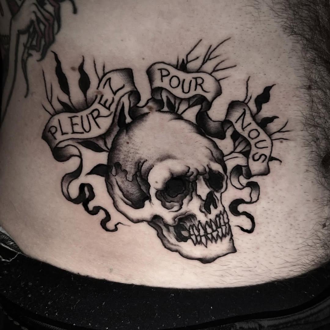 Tatouage Crâne avec banderolles — ben_valentini