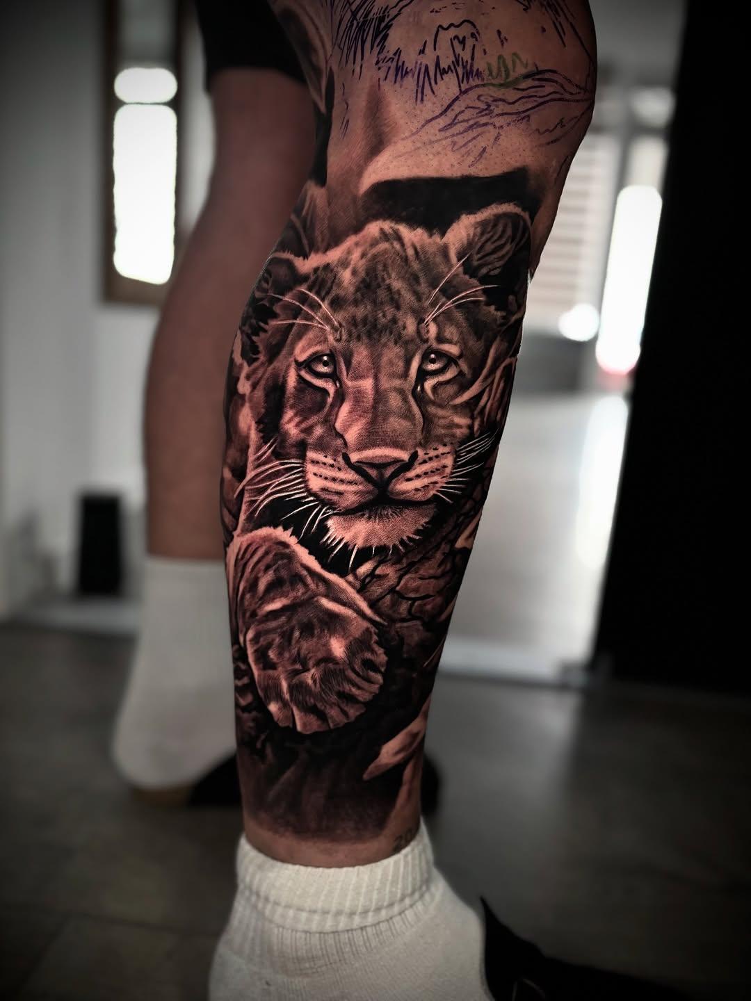 Tatouage Jambe complète chiens paysage — jeremydavid_tattoo