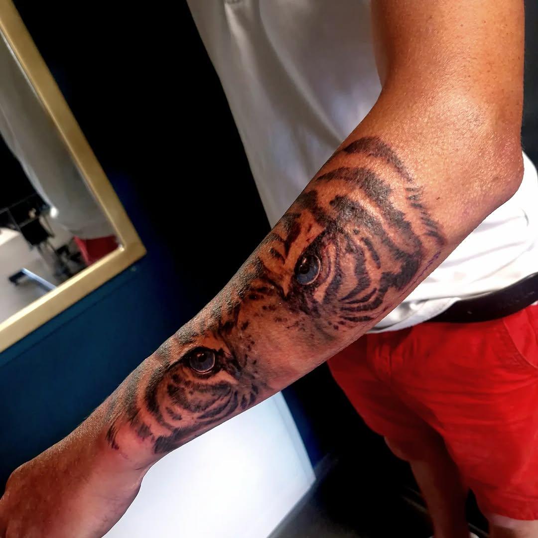 Tatouage Yeux de chouette réalistes — eliinktattoo66
