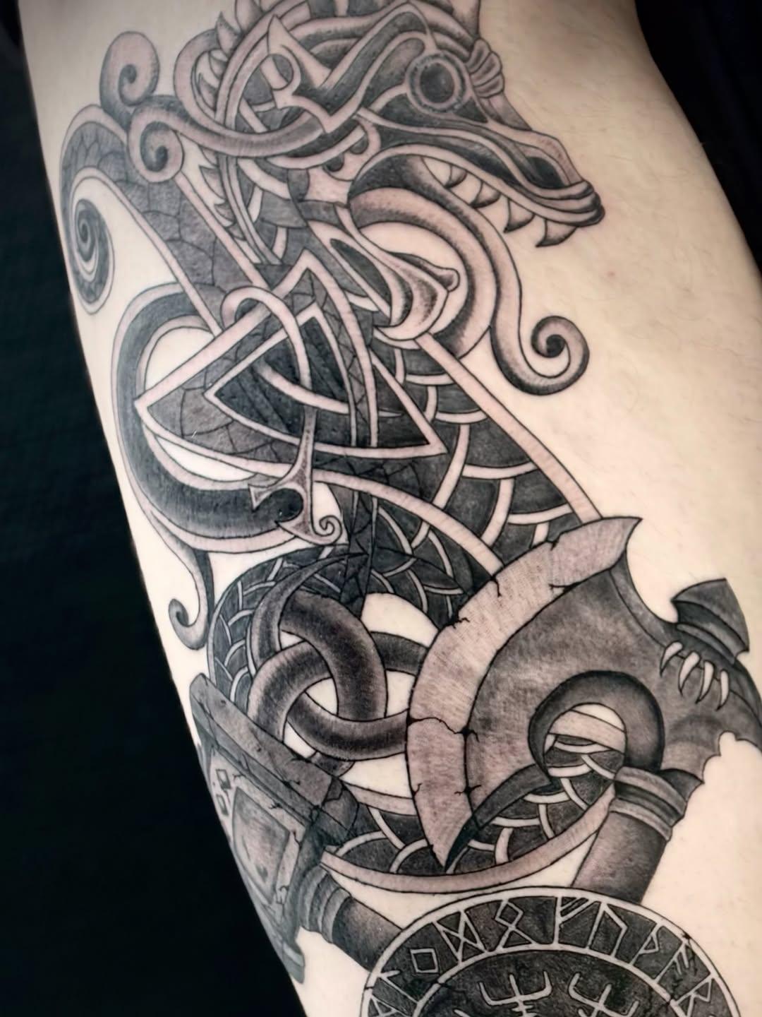 Tatouage Viking nordique — red_apple_tattoo